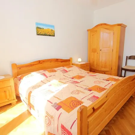 Διαμέρισμα Pag 9355a *