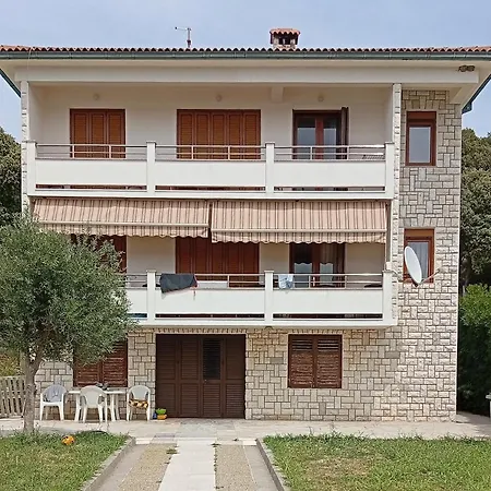 Pag 9355a Apartment Pag Town